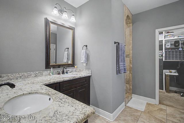 10165 Daisy Vestry Road, Biloxi, MS 39532