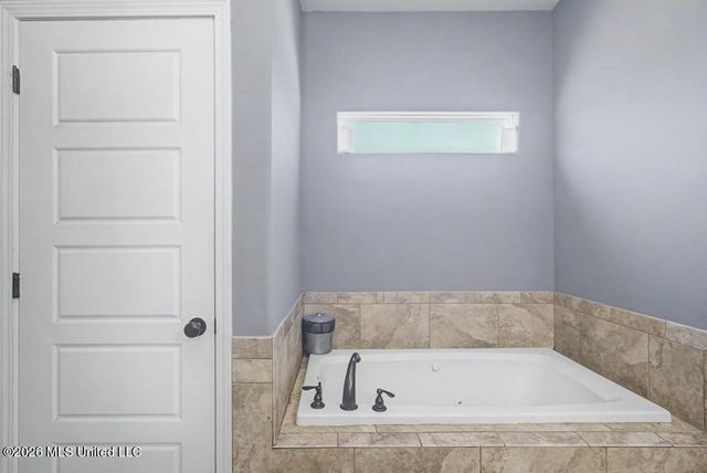 10165 Daisy Vestry Road, Biloxi, MS 39532