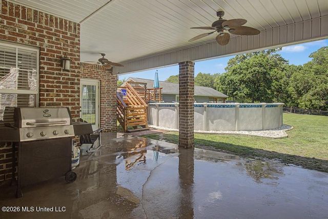 10165 Daisy Vestry Road, Biloxi, MS 39532