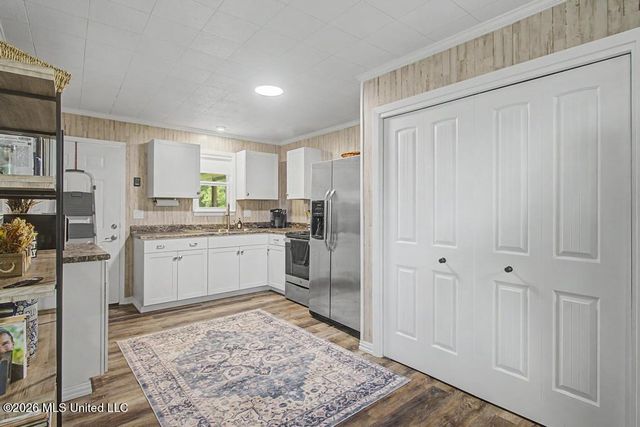 10165 Daisy Vestry Road, Biloxi, MS 39532