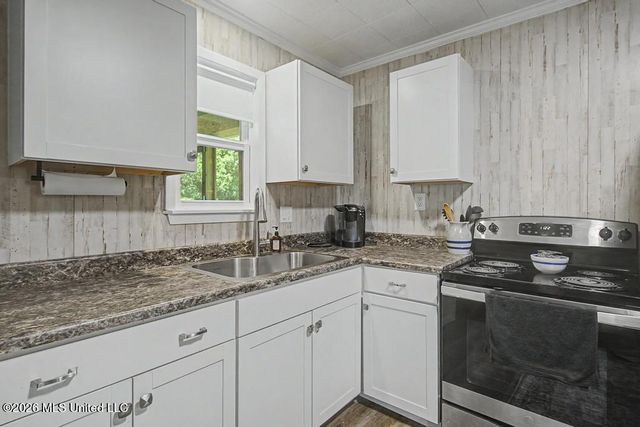 10165 Daisy Vestry Road, Biloxi, MS 39532