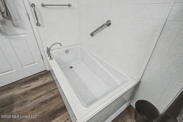 10165 Daisy Vestry Road, Biloxi, MS 39532