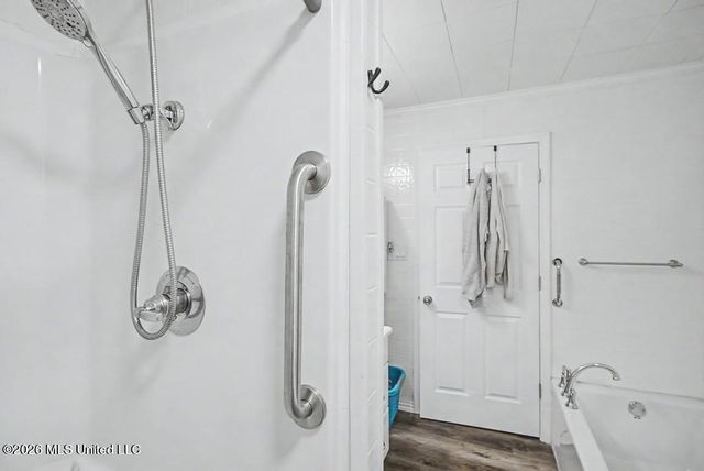 10165 Daisy Vestry Road, Biloxi, MS 39532
