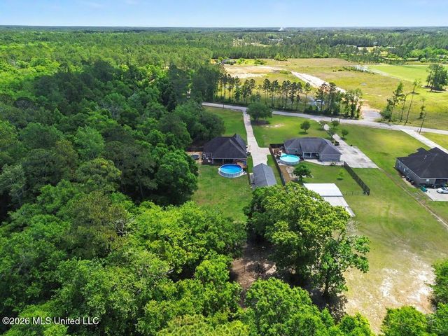 10165 Daisy Vestry Road, Biloxi, MS 39532