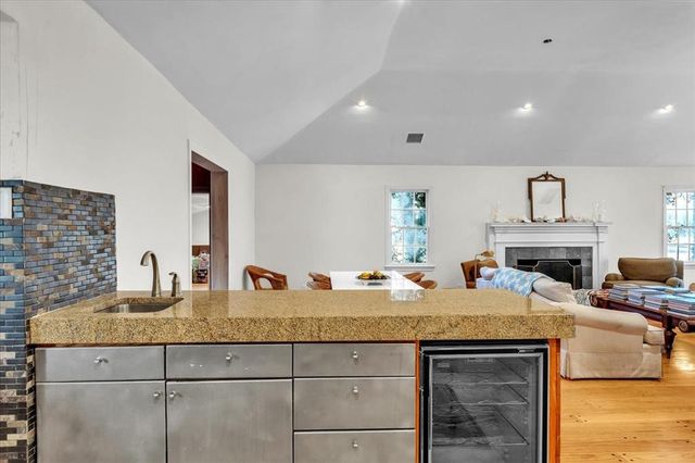 1801 Drakestone Avenue, Nichols Hills, OK 73120