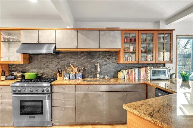 1801 Drakestone Avenue, Nichols Hills, OK 73120