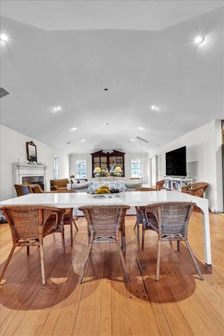 1801 Drakestone Avenue, Nichols Hills, OK 73120