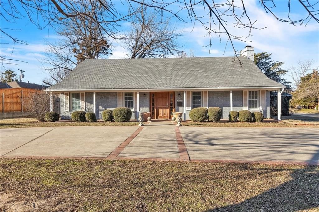 1801 Drakestone Avenue, Nichols Hills, OK 73120