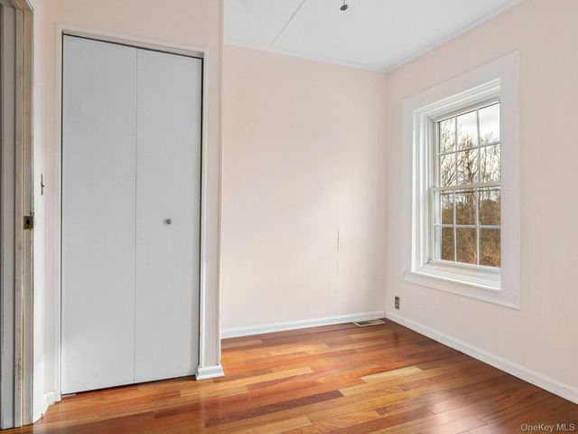 27 Brick Row Street, Athens, NY 12015