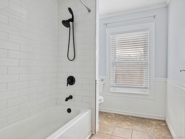 27 Brick Row Street, Athens, NY 12015