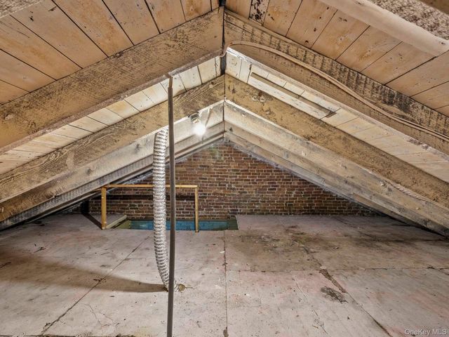 27 Brick Row Street, Athens, NY 12015