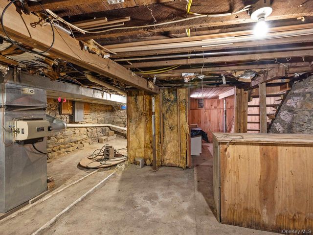 27 Brick Row Street, Athens, NY 12015