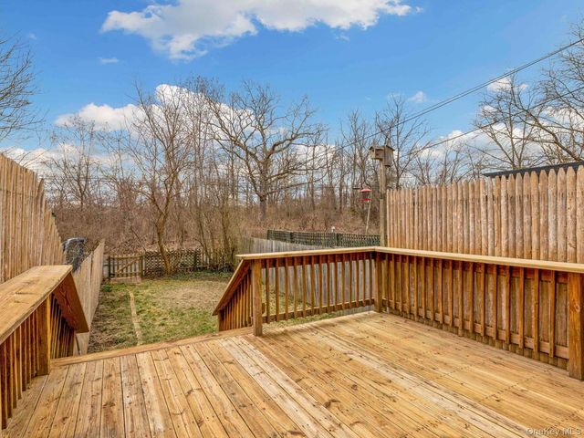 27 Brick Row Street, Athens, NY 12015