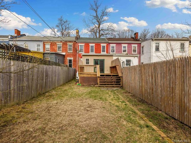 27 Brick Row Street, Athens, NY 12015