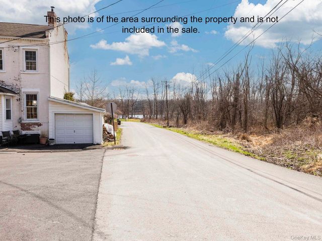 27 Brick Row Street, Athens, NY 12015