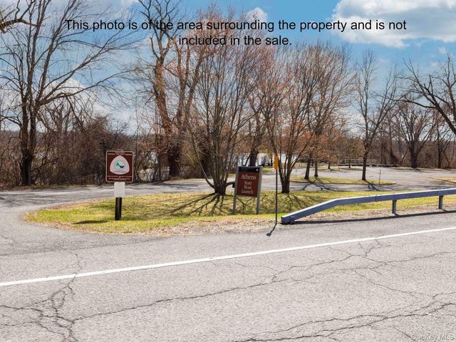 27 Brick Row Street, Athens, NY 12015