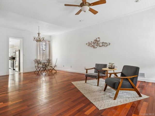 27 Brick Row Street, Athens, NY 12015