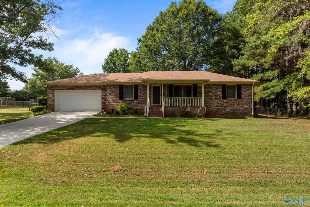 107 Cepha Drive, Hazel Green, AL 35750