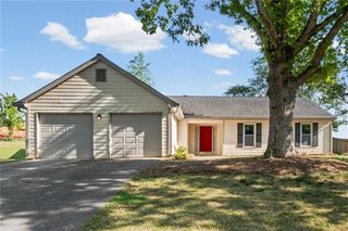 1194 Meadow Oaks Drive NW, Acworth, GA 30102