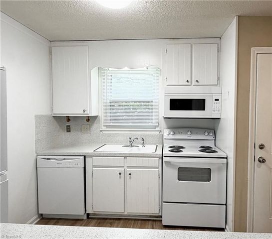 938 S Ridge Court 146, Winston-salem, NC 27107