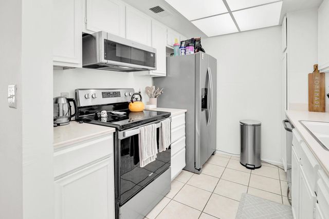 1050 E Ramon Road 64, Palm Springs, CA 92264