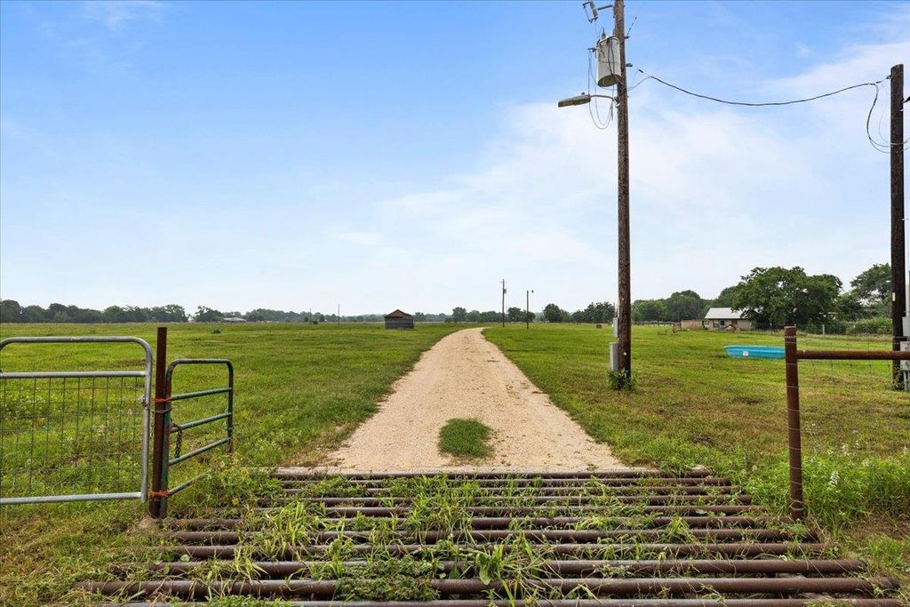 1436 Fm 2571, Smithville, TX 78957