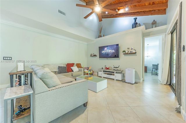 8097 Royal Palm Cir, Tamarac, FL 33321