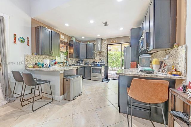 8097 Royal Palm Cir, Tamarac, FL 33321