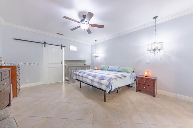 8097 Royal Palm Cir, Tamarac, FL 33321