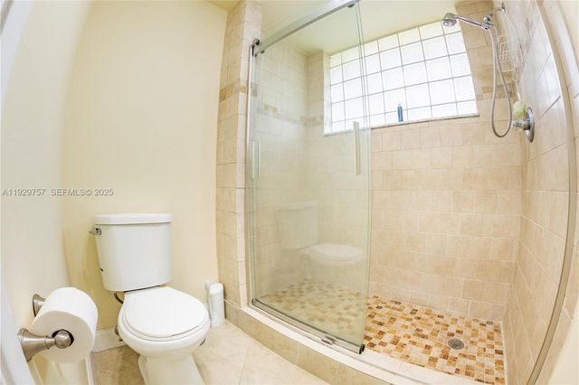 8097 Royal Palm Cir, Tamarac, FL 33321