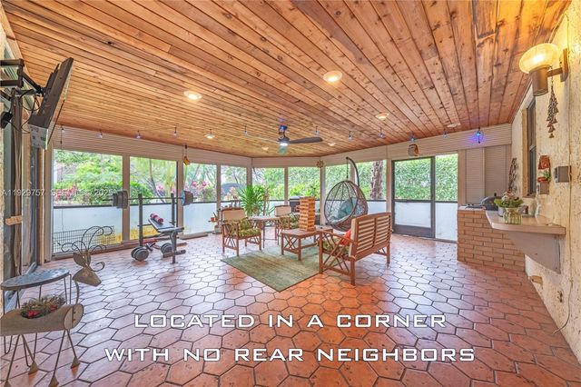 8097 Royal Palm Cir, Tamarac, FL 33321