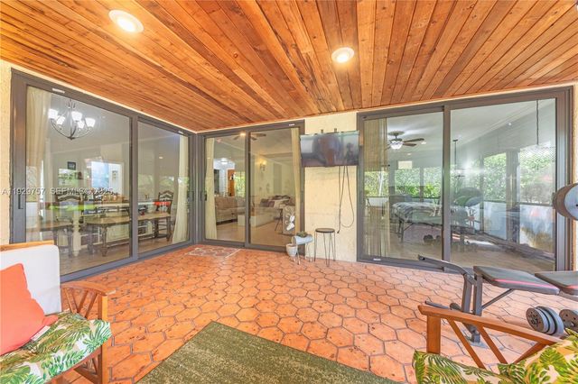 8097 Royal Palm Cir, Tamarac, FL 33321