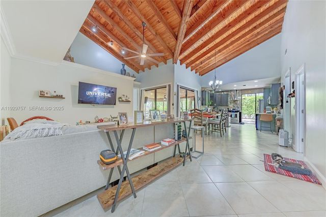 8097 Royal Palm Cir, Tamarac, FL 33321