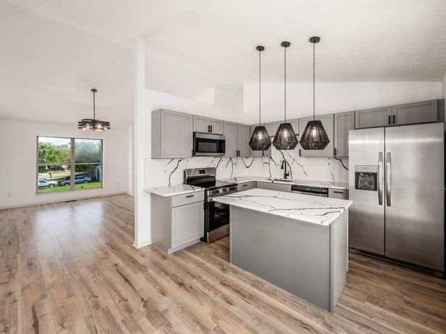 4655 Parkwick Drive, Columbus, OH 43228