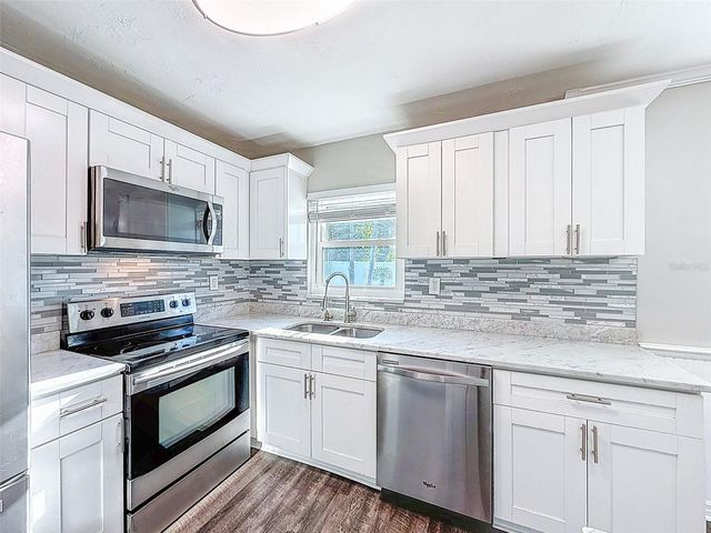 7401 16TH ST N, St Petersburg, FL 33702