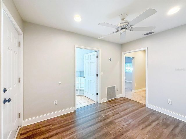 7401 16TH ST N, St Petersburg, FL 33702