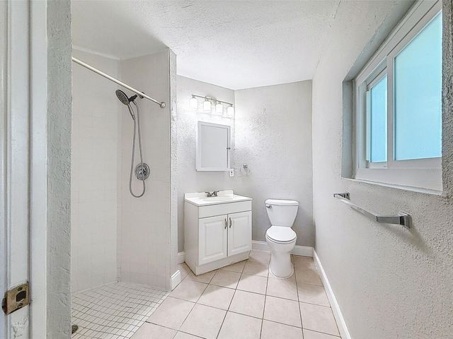 7401 16TH ST N, St Petersburg, FL 33702