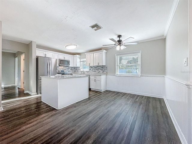 7401 16TH ST N, St Petersburg, FL 33702