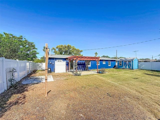 7401 16TH ST N, St Petersburg, FL 33702