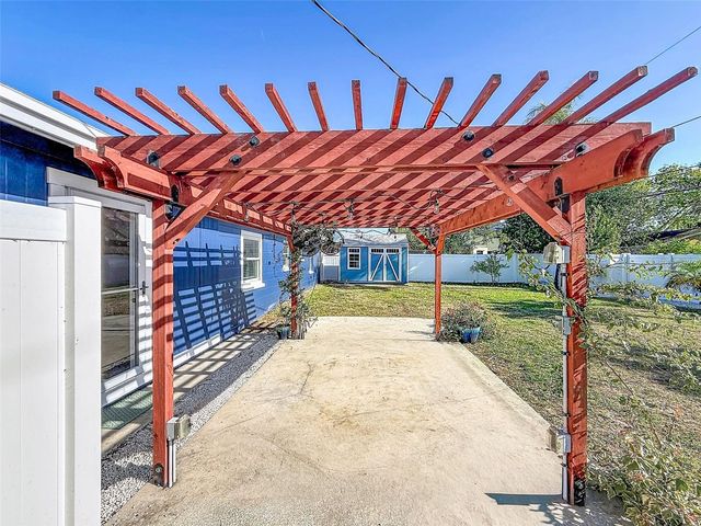 7401 16TH ST N, St Petersburg, FL 33702