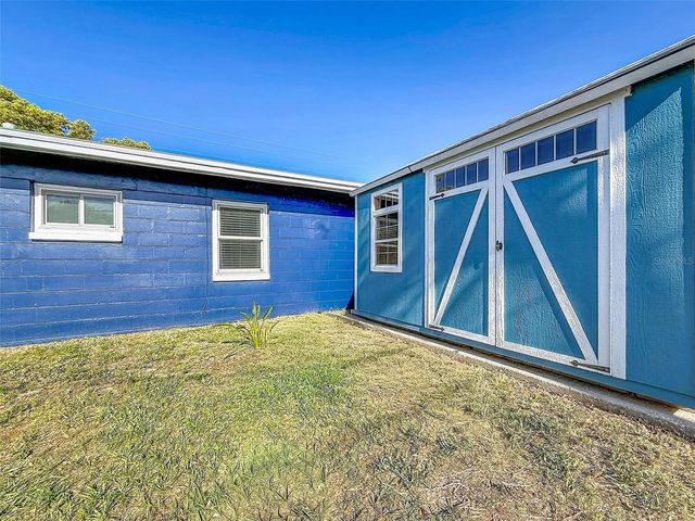 7401 16TH ST N, St Petersburg, FL 33702