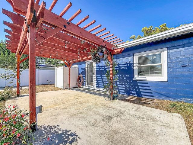 7401 16TH ST N, St Petersburg, FL 33702