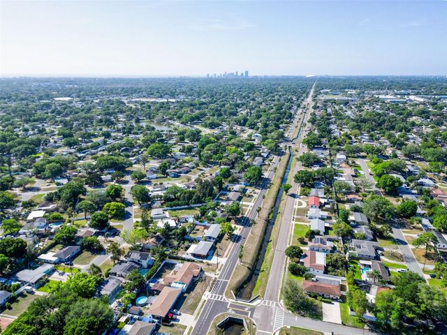 7401 16TH ST N, St Petersburg, FL 33702