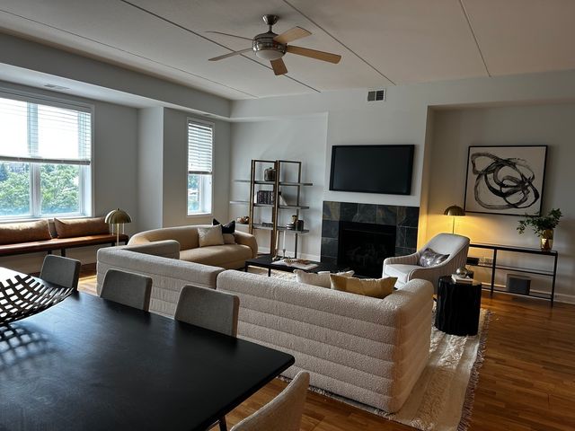 2618 W Diversey Avenue 402, Chicago, IL 60647