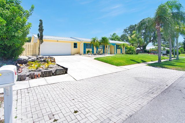 360 Saturn Avenue, Tequesta, FL 33469
