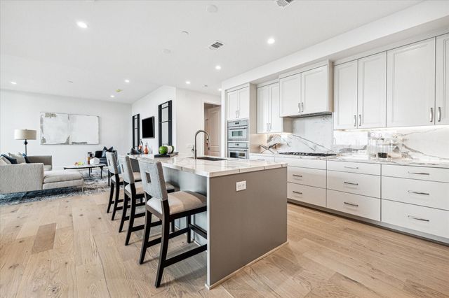 5656 San Felipe Street 603, Houston, TX 77056