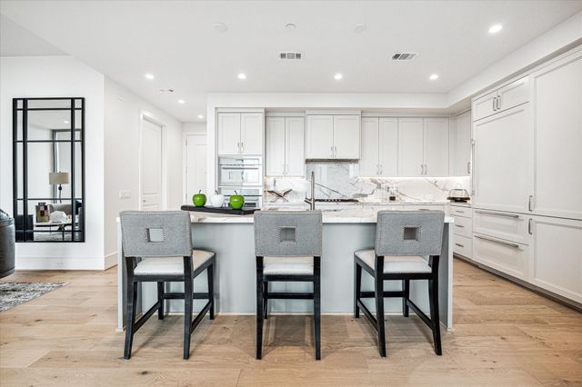 5656 San Felipe Street 603, Houston, TX 77056