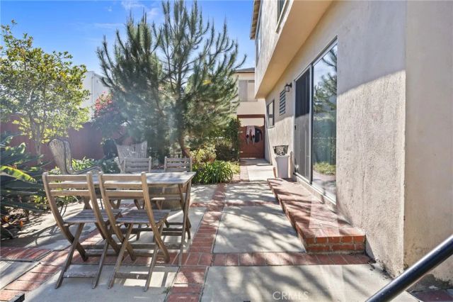 3017 4th, Santa Monica, CA 90405