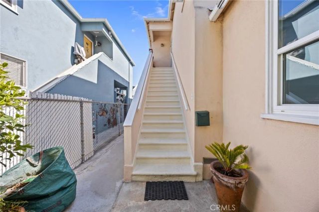 3017 4th, Santa Monica, CA 90405
