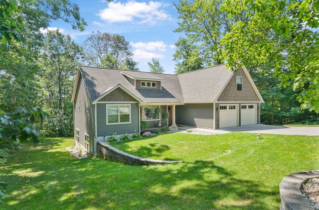 180 Hunters Ridge, Cadillac, MI 49601